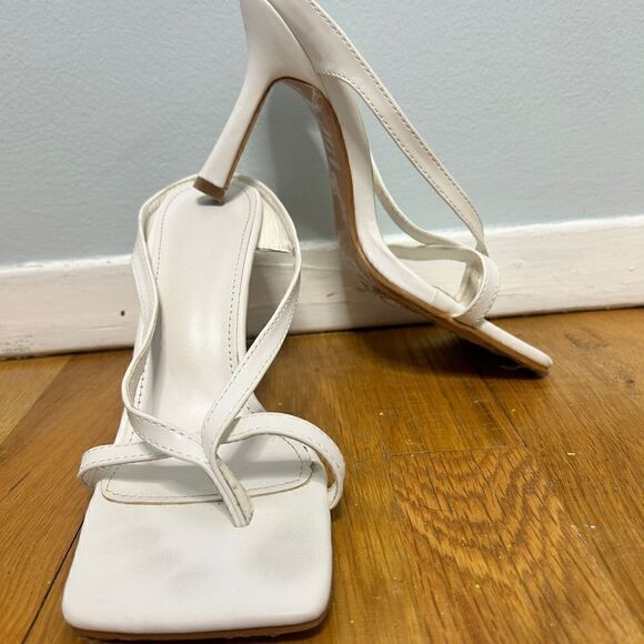 White Sandal Heel - Picture 2 of 4
